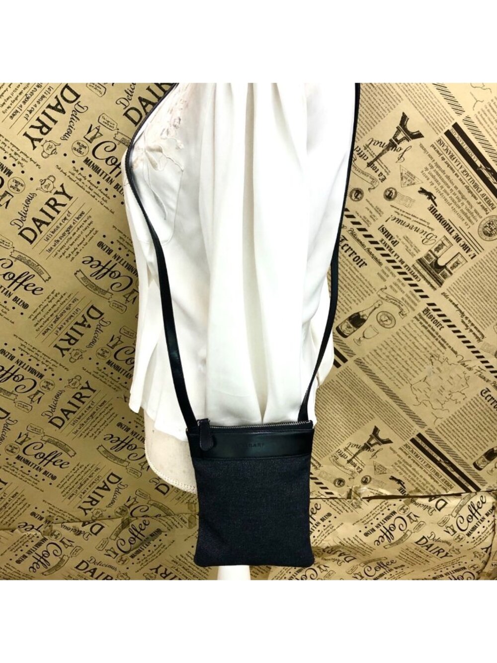 Bvlgari Shoulder Bag Pochette Smartphone Logomania Black